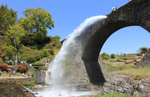 通潤橋